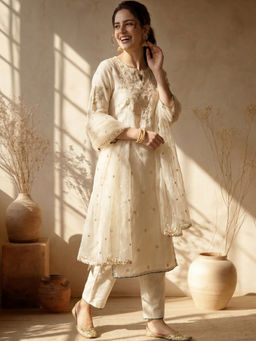 AVANSHEE - Women Silk Blend Embroidered Off White Kurta And Pant With Dupatta