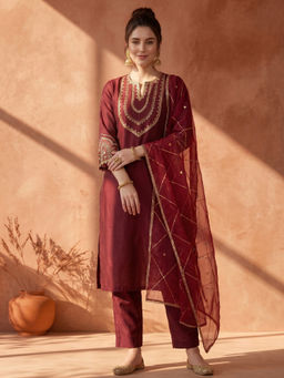 AVANSHEE - Women's Silk Blend Solid Maroon Kurta And Pant With Dupatta