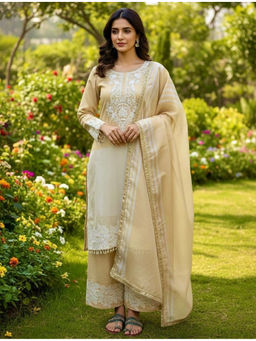 Mirraw - Women'S Silk Blend Embroidered White Kurta and Pant with Dupatta