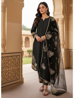 Mirraw - Women'S Silk Blend Embroidered Black Kurta and Pant with Dupatta