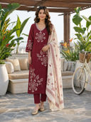 Maroon color option, Currently selected