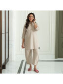 Off White color option, Sold out, Currently selected