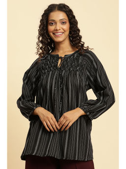 W - Black Stripes Top