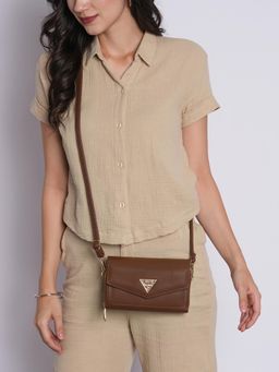 Lavie Signature - Lowa Womens Tan Zipper Wallet with Detachable Strap (M)