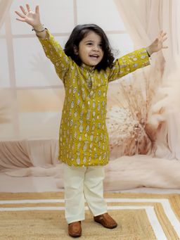 BownBee - Pure Cotton Fish Print Full Sleeve Kurta Pajama for Boys Green (Set of 2)