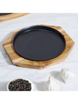 HomeTown - Beautiful Kitchen Metal and Wood Sizzler Plate Round - Brown