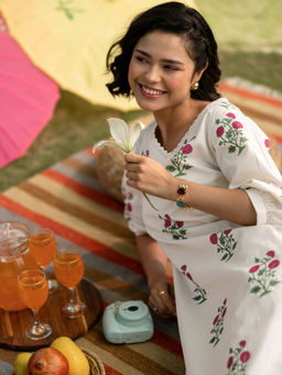 Libas - Off White and Red Floral Printed Straight Kurta with Pant (Set of 2)