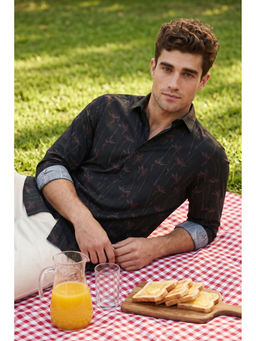 Simon Carter - Black Shirt