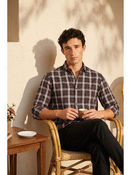 Simon Carter - Brown Shirt
