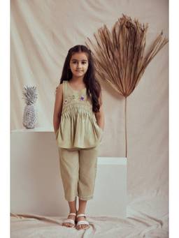 THE RIGHT CUT - Green Linen Hand Embroidered Co-Ord Set