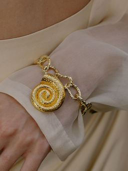 Arvino - Gold Coral Shell Link Bracelet