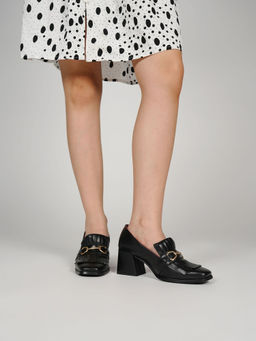 Theater - Women Presley Hound dog Black Loafers