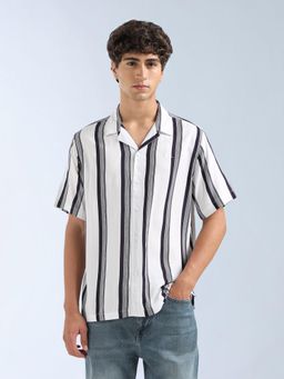 Flying Machine - White Vertical Striped Relaxed Fit Shirt