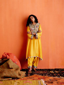 Karishma Khanduja - Arshad Yellow Embellished Kurta with Salwar (Set of 2)