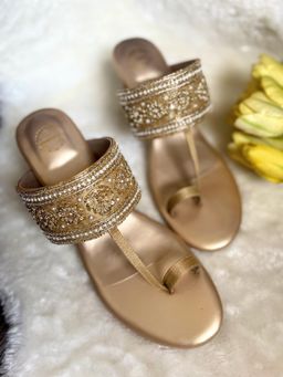 Modanta - Gold Zardozi Kolhapuris