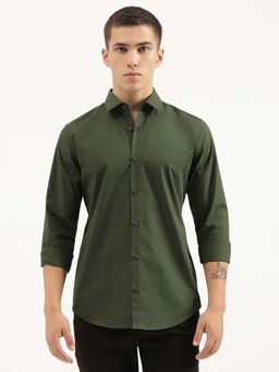 United Colors of Benetton - Men Slim Fit Collar Neck Solid Green Shirt