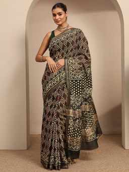 Libas - Green Geometric Printed Saree With Unstitched Blouse