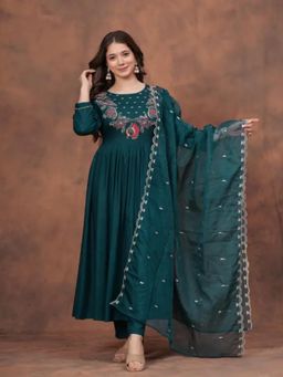 Gahan - Anarkali Kurta Green Viscose Rayon Regular Flared Pant with Dupatta