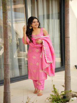 Gahan - Kurta Pink Chanderi Silk Regular Straight with Pant and Dupatta