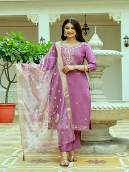 Gahan - Kurta Purple Chanderi Silk Regular Straight with Pant and Dupatta