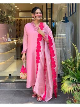 Gahan - Kurta Pink Chanderi Silk Regular Flared with Pant and Dupatta