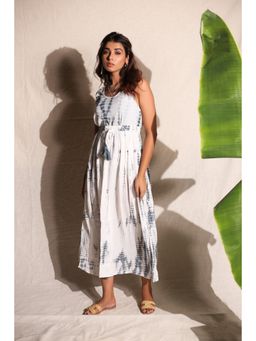 Keva Clothing - White Skirt And Top (Set of 2)