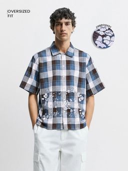 The Indian Garage Co - Blue Men Oversized Fit Checked Cutaway Collar Half Sleeves Shirt