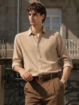 The Indian Garage Co - Beige Men Slim Fit Textured Cutaway Collar Full Sleeves Shirt