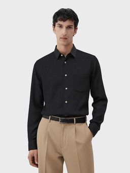 The Indian Garage Co - Black Men Regular Fit Textured Cutaway Collar Full Sleeves Shirt