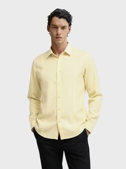 The Indian Garage Co - Yellow Men Slim Fit Solid Cutaway Collar Full Sleeves Shirt