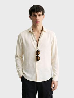The Indian Garage Co - Cream Men Slim Fit Solid Cutaway Collar Full Sleeves Shirt