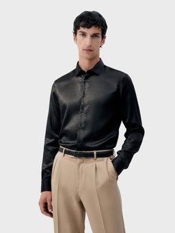 The Indian Garage Co - Black Men Slim Fit Solid Cutaway Collar Full Sleeves Shirt