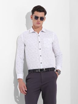 The Indian Garage Co - Black Men Slim Fit Ditsy Printed Cutaway Collar Full Sleeves Shirt