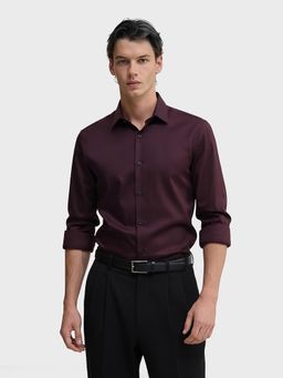 The Indian Garage Co - Wine Men Slim Fit Solid Cutaway Collar Full Sleeves Shirt