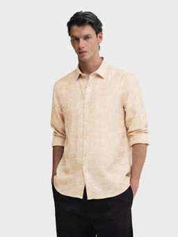 The Indian Garage Co - Beige Men Slim Fit Textured Cutaway Collar Full Sleeves Shirt