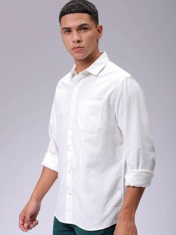 The Indian Garage Co - White Men Regular Fit Solid Cutaway Collar Full Sleeves Shirt