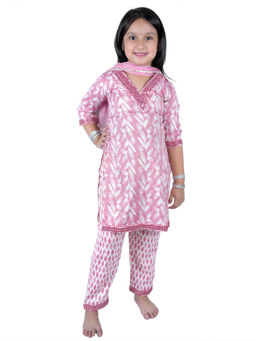Pink Blue India - Pink Floral Kurta with Pant & Dupatta