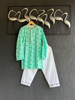 THE WISHING CLOSET - Green Bird Print Kurta With Pyjama