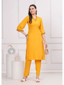 Kipek - Women's Mustard Solid Kurta & Pant (Set of 2)