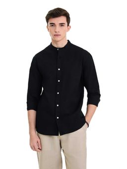 Snitch - Men Black Solid Full Sleeves Regular Fit Shirt