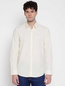 Guess - Men Light Yellow Solid Spread Collar Full Sleeves Shirt