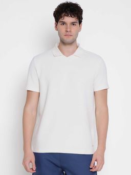 Guess - Men White Textured Collared Half Sleeves Polo T-shirt