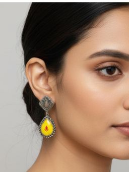 Viana Jewels - Women Yellow Brass Pair of Earrings