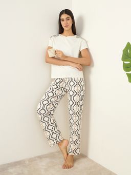 Sweet Dreams - Women's Geometric Printed T-shirt with Pyjama