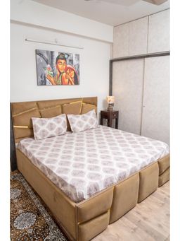 Videksha Home & Lifestyle - Ivory Forever Bedsheet with 2 Pillow Covers (King)