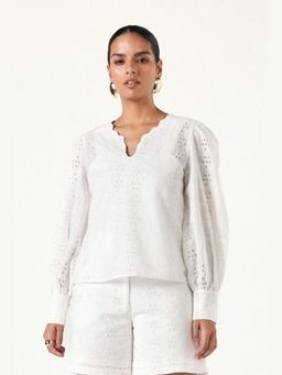 Muvazo - White Pure Cotton Embroidered Regular Top