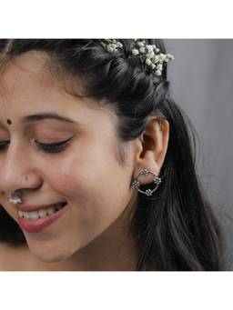 House of Aadyaa - Kudi Ring Earring