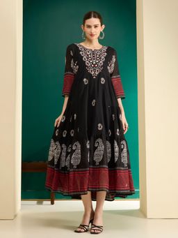 FASHOR - Black Embroidered Round Neck Regular Dress