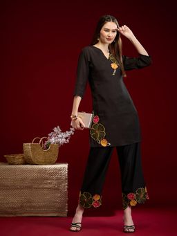 FASHOR - Black Embroidered V-Neck Regular Kurti With Pant
