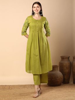 FASHOR - Green Embroidered Round Neck Regular Kurta With Pant